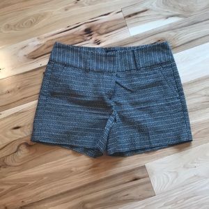 Ann Taylor Sz 6 black/white shorts. Never worn!